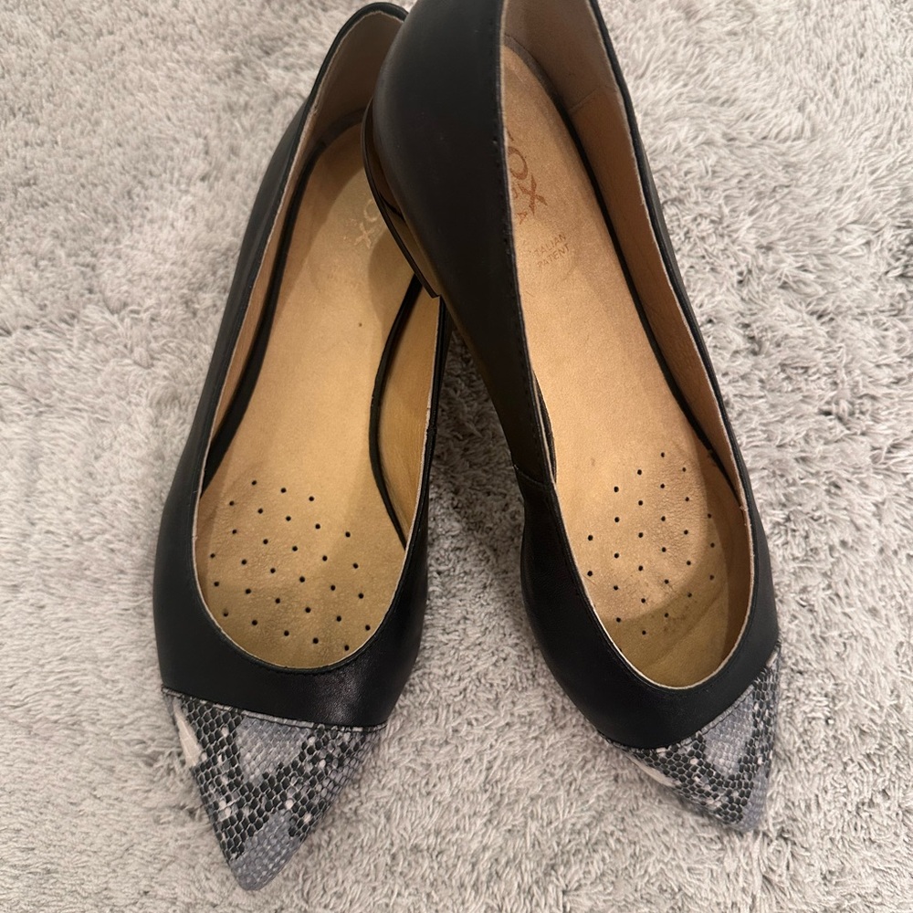 Geox Black and Gray Flats with Elegant Design